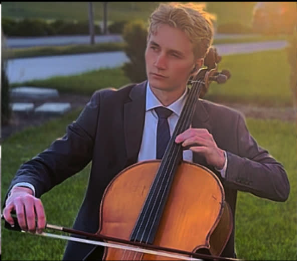 Ambiance performer performing live